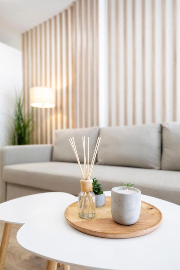 Alure Residences 2 & 24H Self Check-In, Parking In The Garage In The Apartment Building Included, New Building, Terrace, Green Location With A Forest Park With A Lake, Children'S Playground Banská Bystrica Buitenkant foto