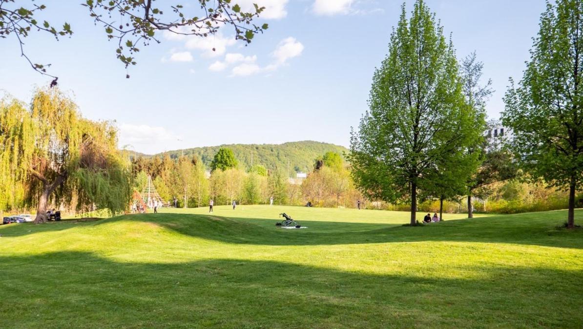 Alure Residences 2 & 24H Self Check-In, Parking In The Garage In The Apartment Building Included, New Building, Terrace, Green Location With A Forest Park With A Lake, Children'S Playground Banská Bystrica Buitenkant foto
