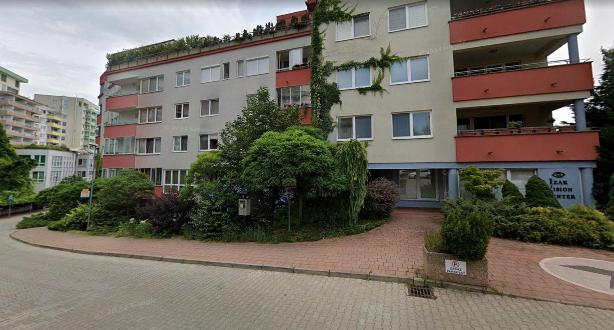Alure Residences 2 & 24H Self Check-In, Parking In The Garage In The Apartment Building Included, New Building, Terrace, Green Location With A Forest Park With A Lake, Children'S Playground Banská Bystrica Buitenkant foto
